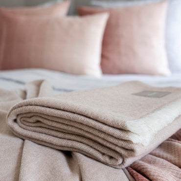 ELVANG DENMARK Venice throw blanket White/nude / エルヴァン デンマーク バスケット ベニス スロー ブランケット ホワイト/ヌード