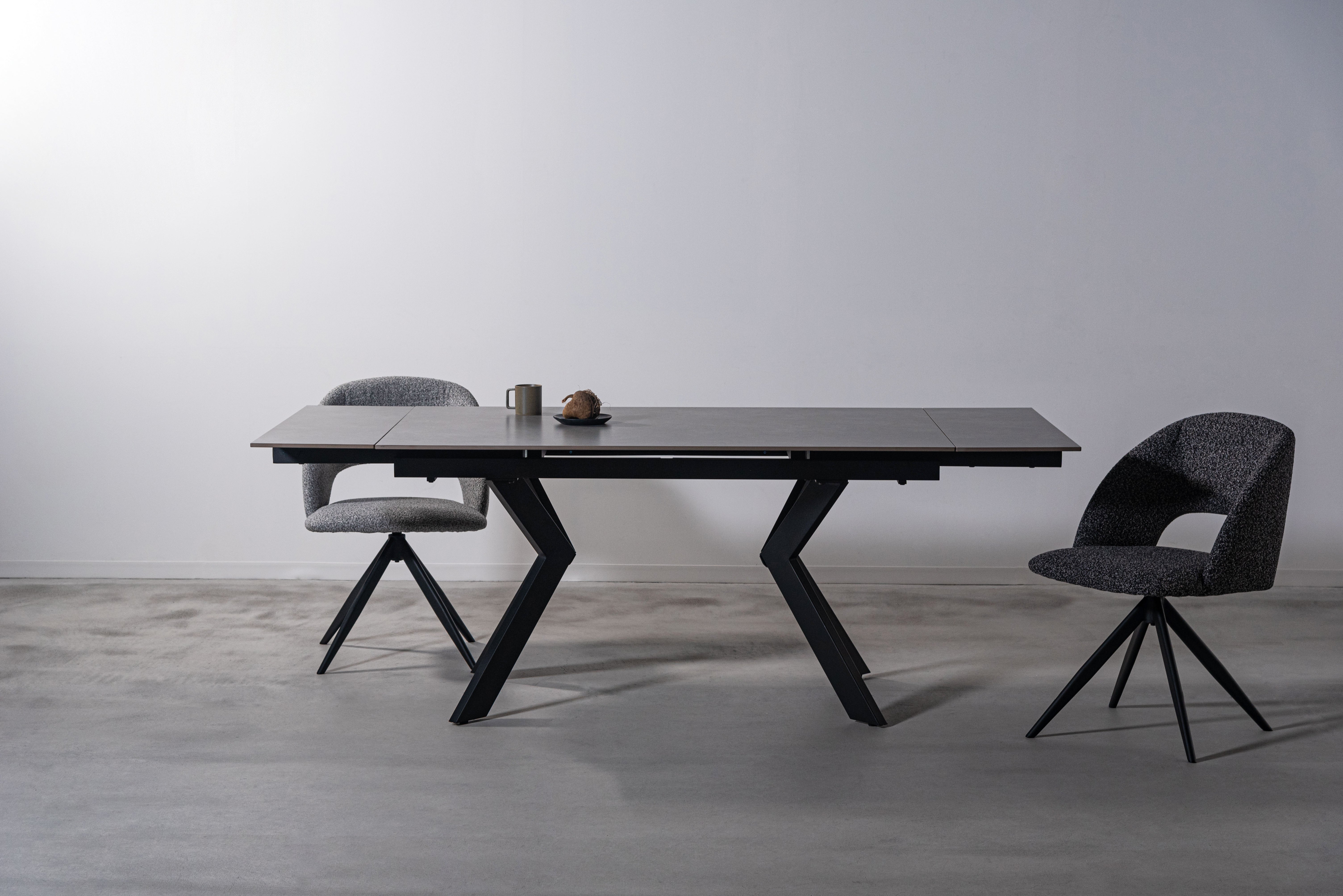 Strix Dining Table BK / ストリクス ダイニングテーブル ブラック