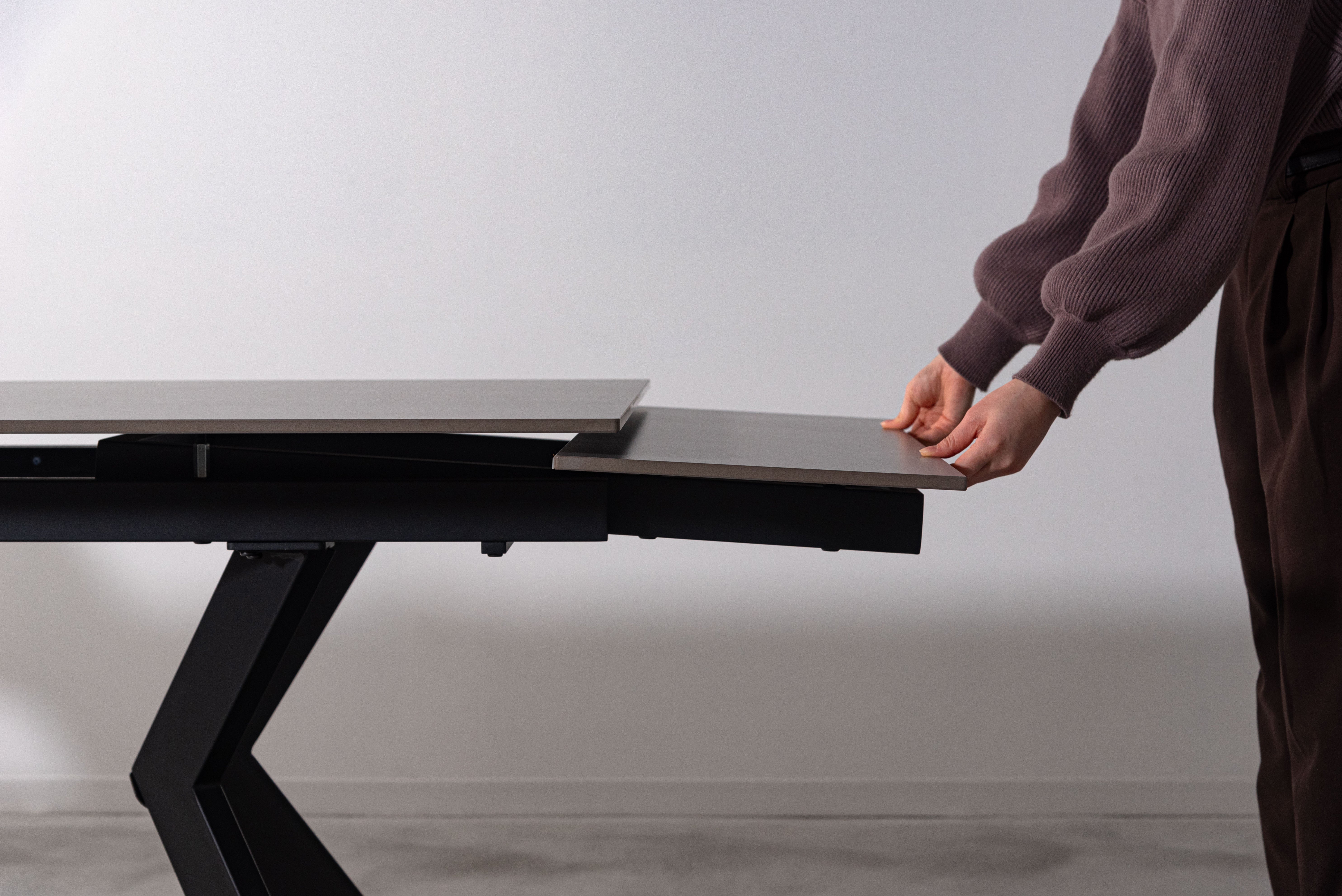 Strix Dining Table BK / ストリクス ダイニングテーブル ブラック