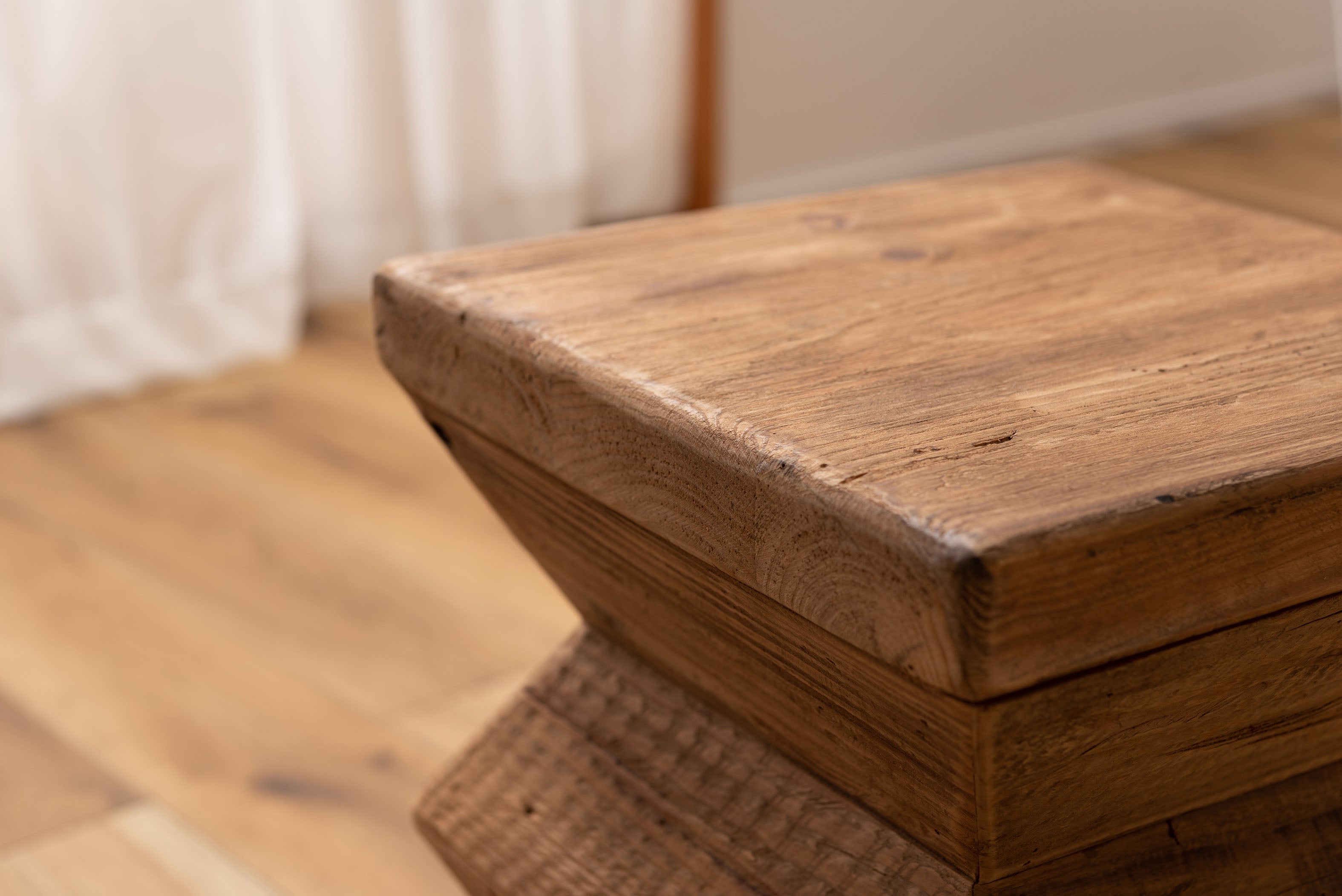 Zagg Stool / ザグ スツール