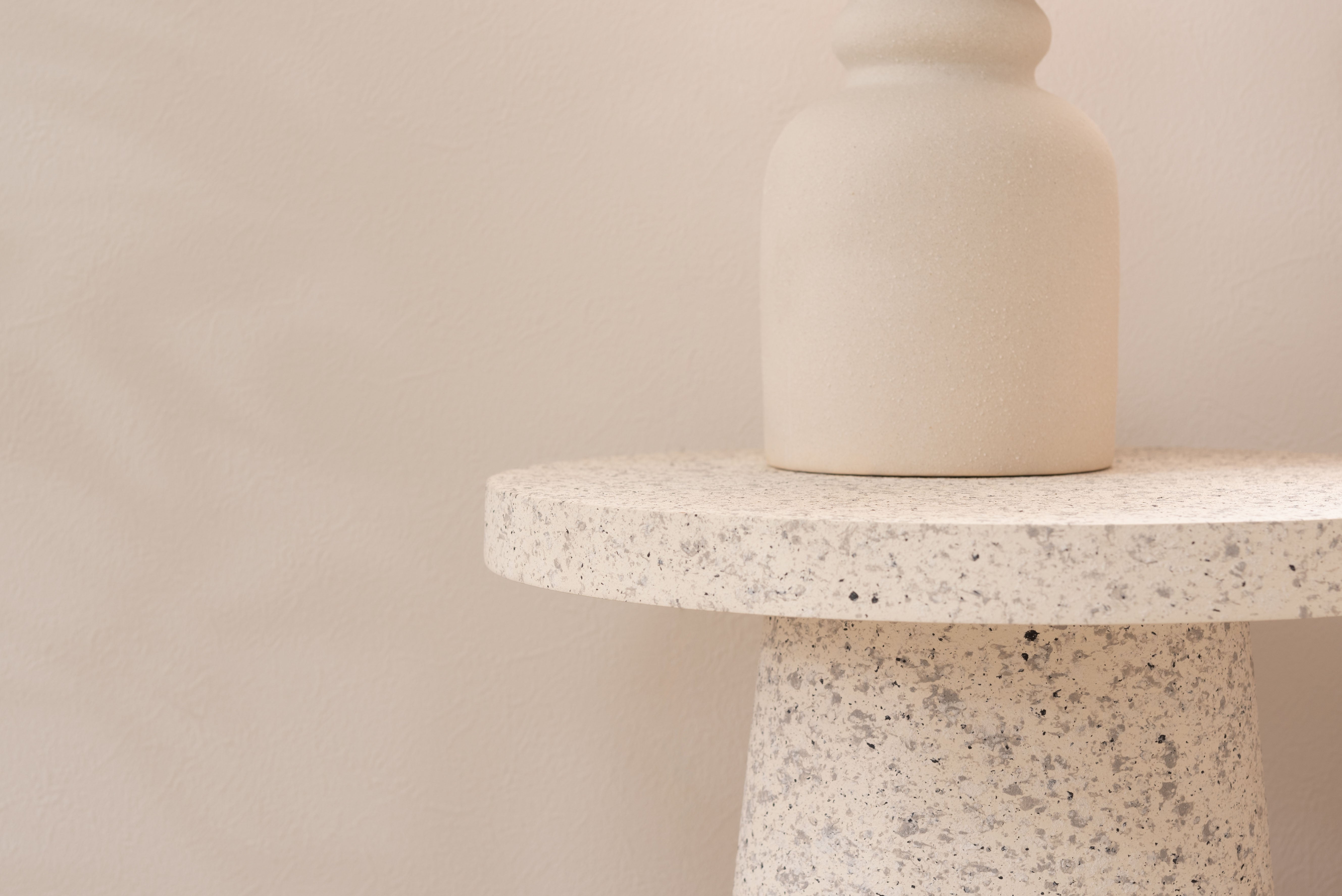 Cone Stone Table WH / コーン ストーンテーブル ホワイト