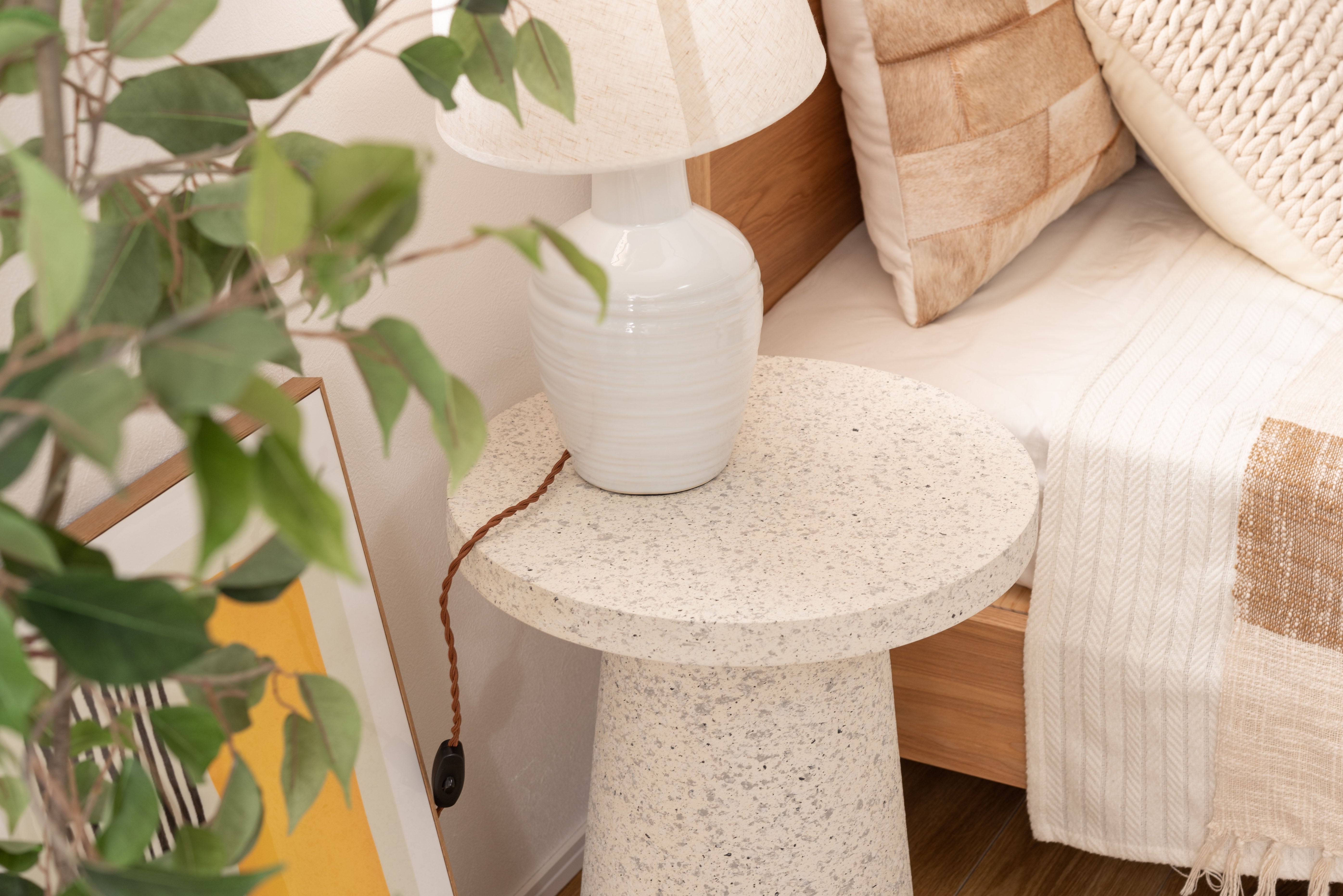 Cone Stone Table WH / コーン ストーンテーブル ホワイト