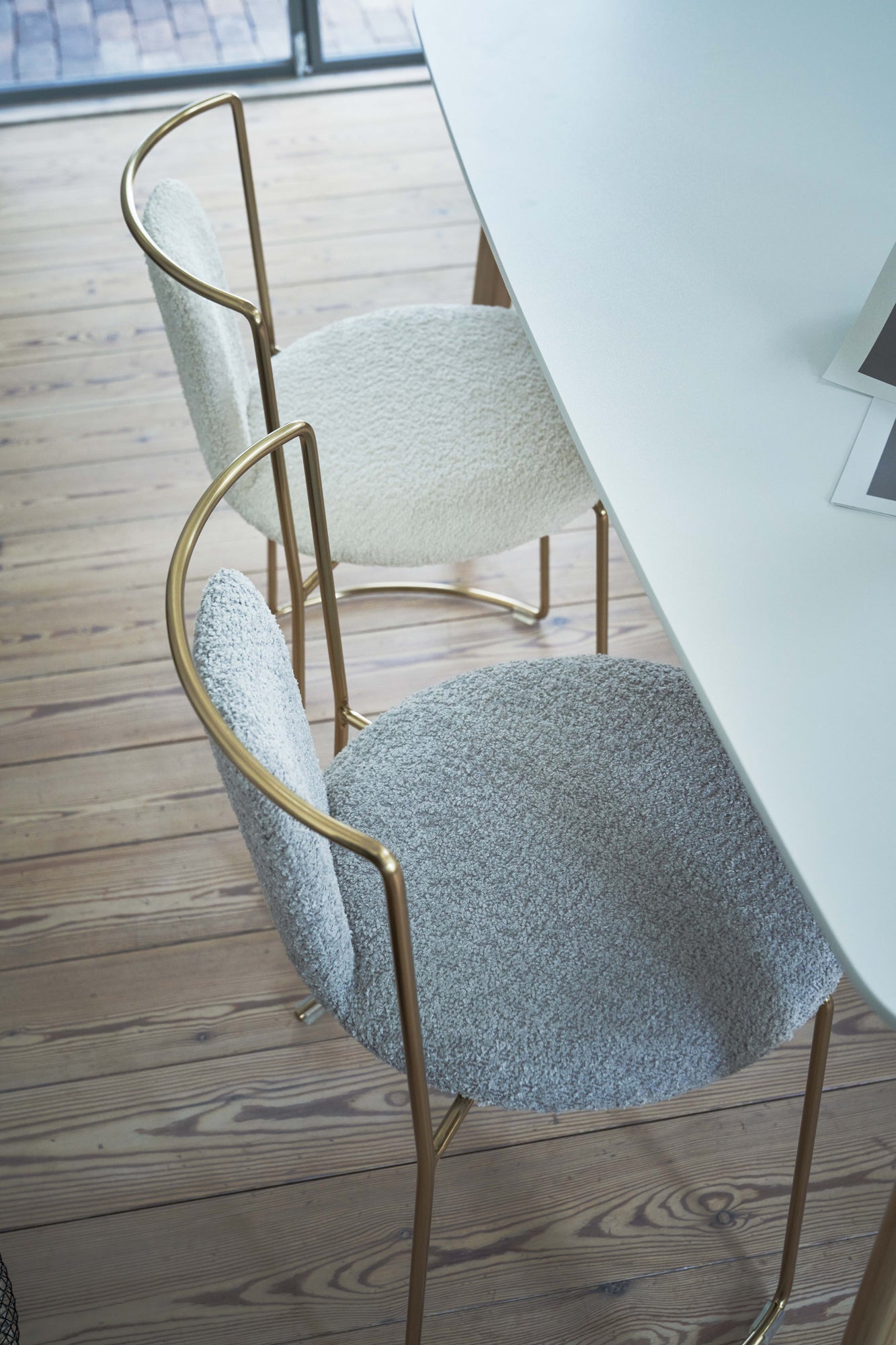 Lisse Chair IV / リス チェア アイボリー