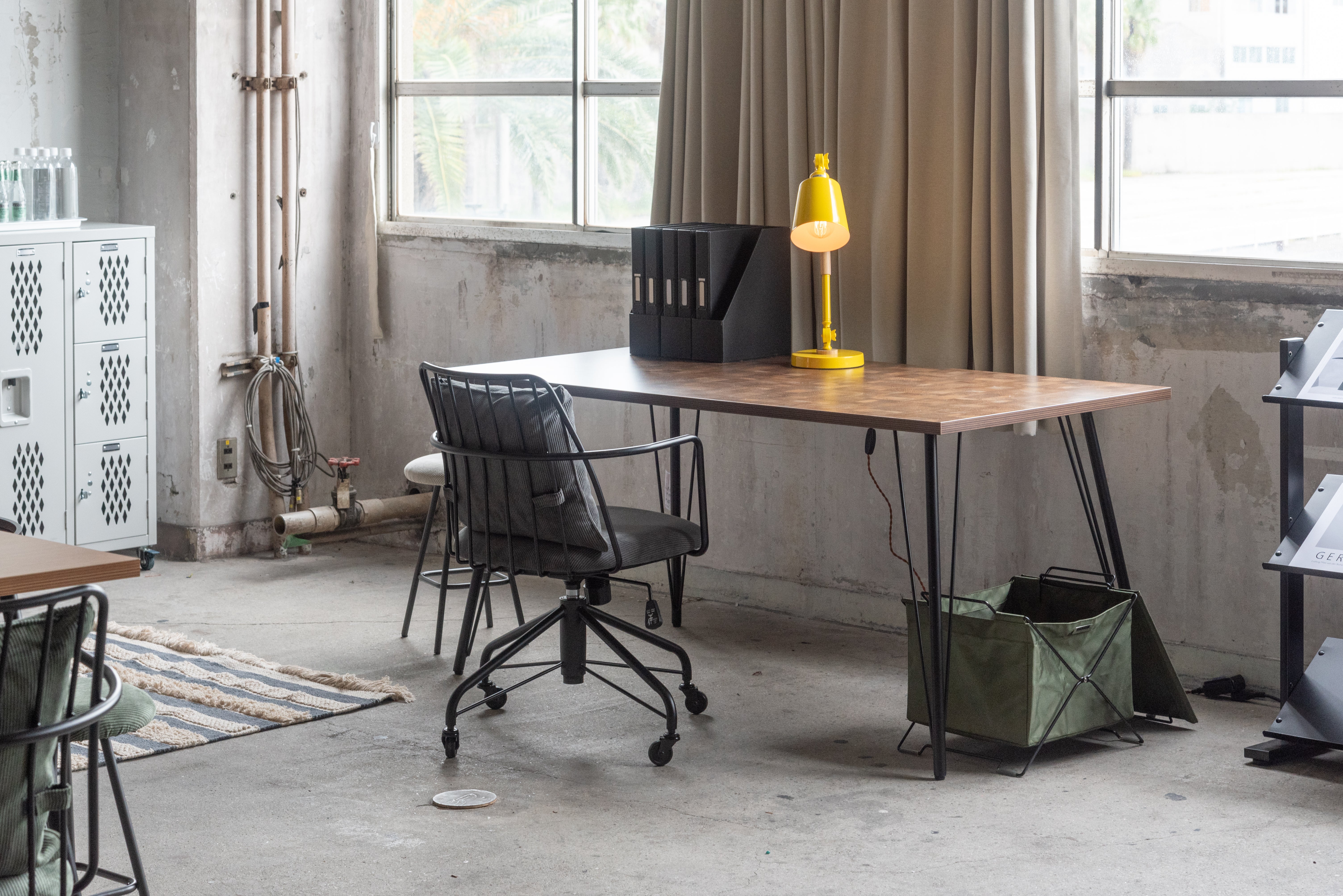 Framee Desk Chair GY / フレーミー デスクチェア グレー