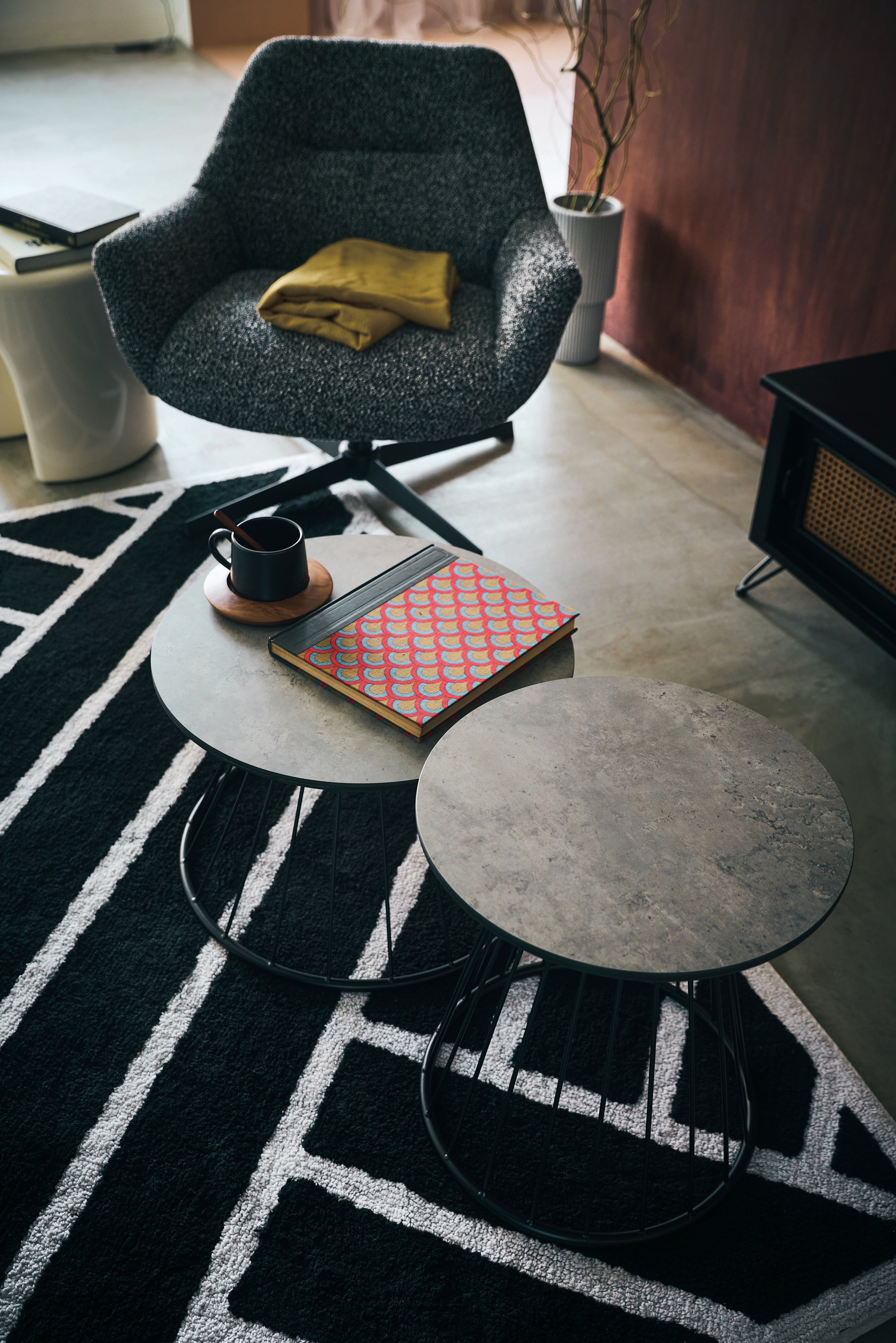 Spire Table / スパイア テーブル【S】