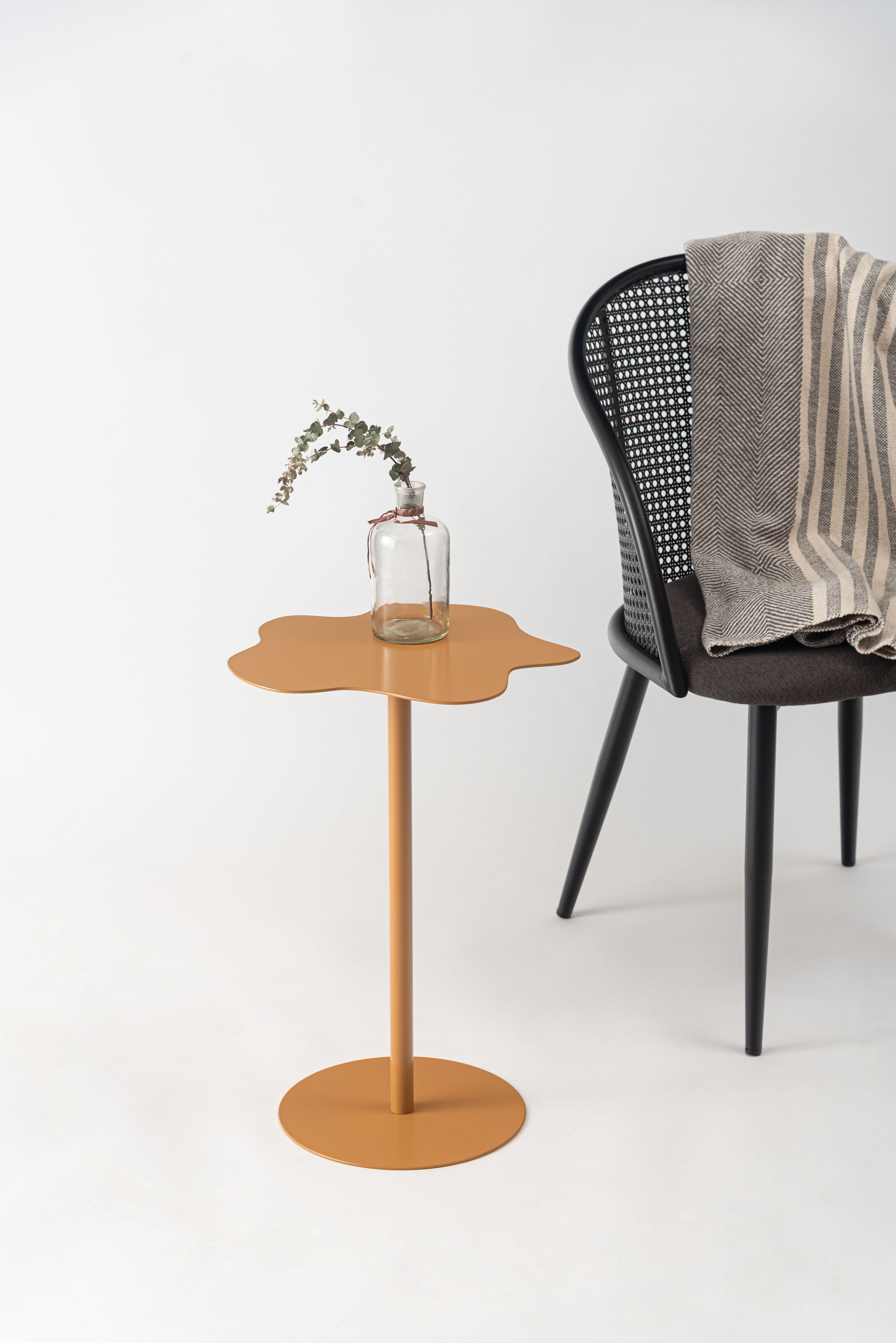 Pond Side Table YE / ポンド サイドテーブル イエロー