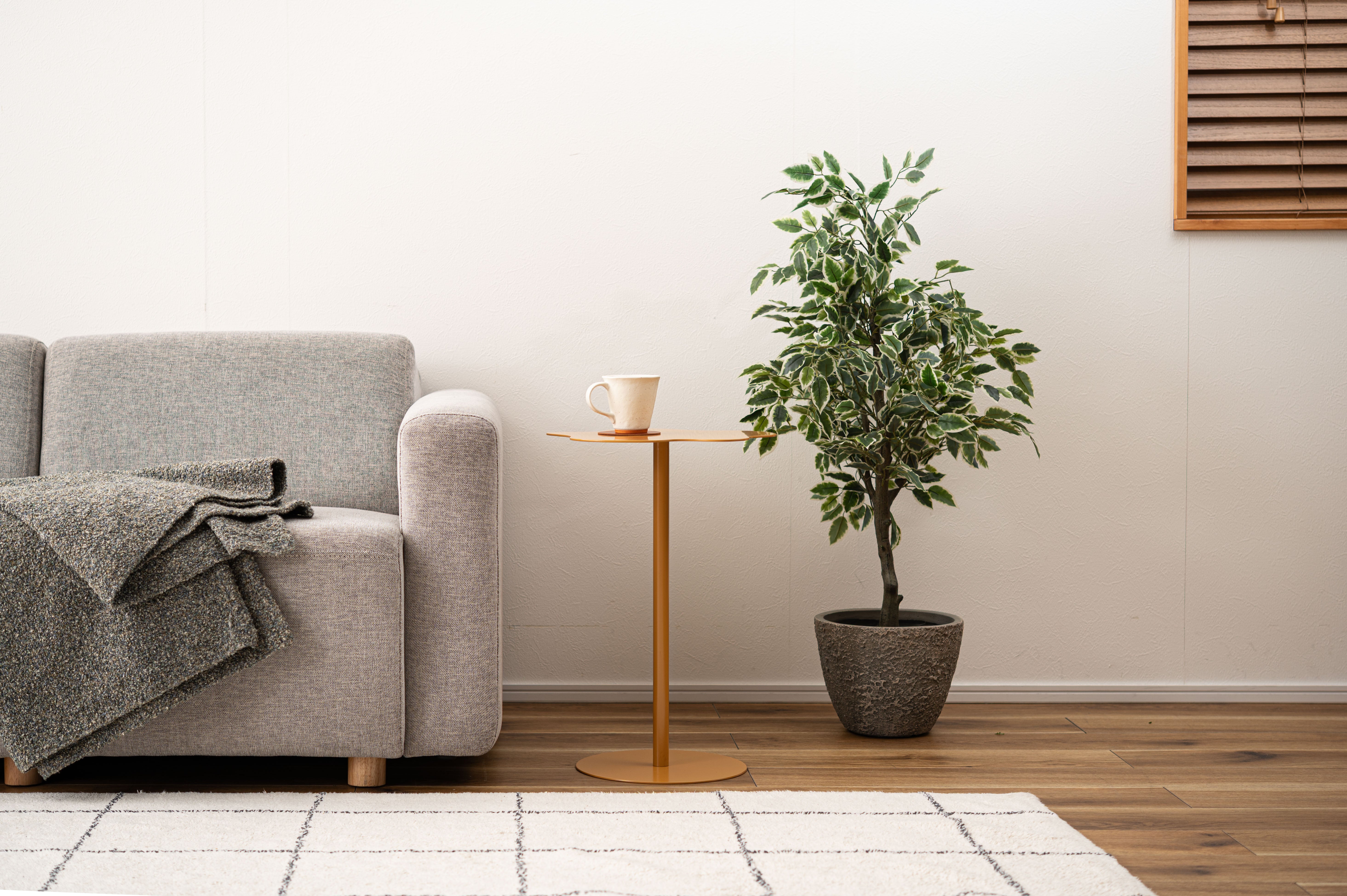 Pond Side Table YE / ポンド サイドテーブル イエロー