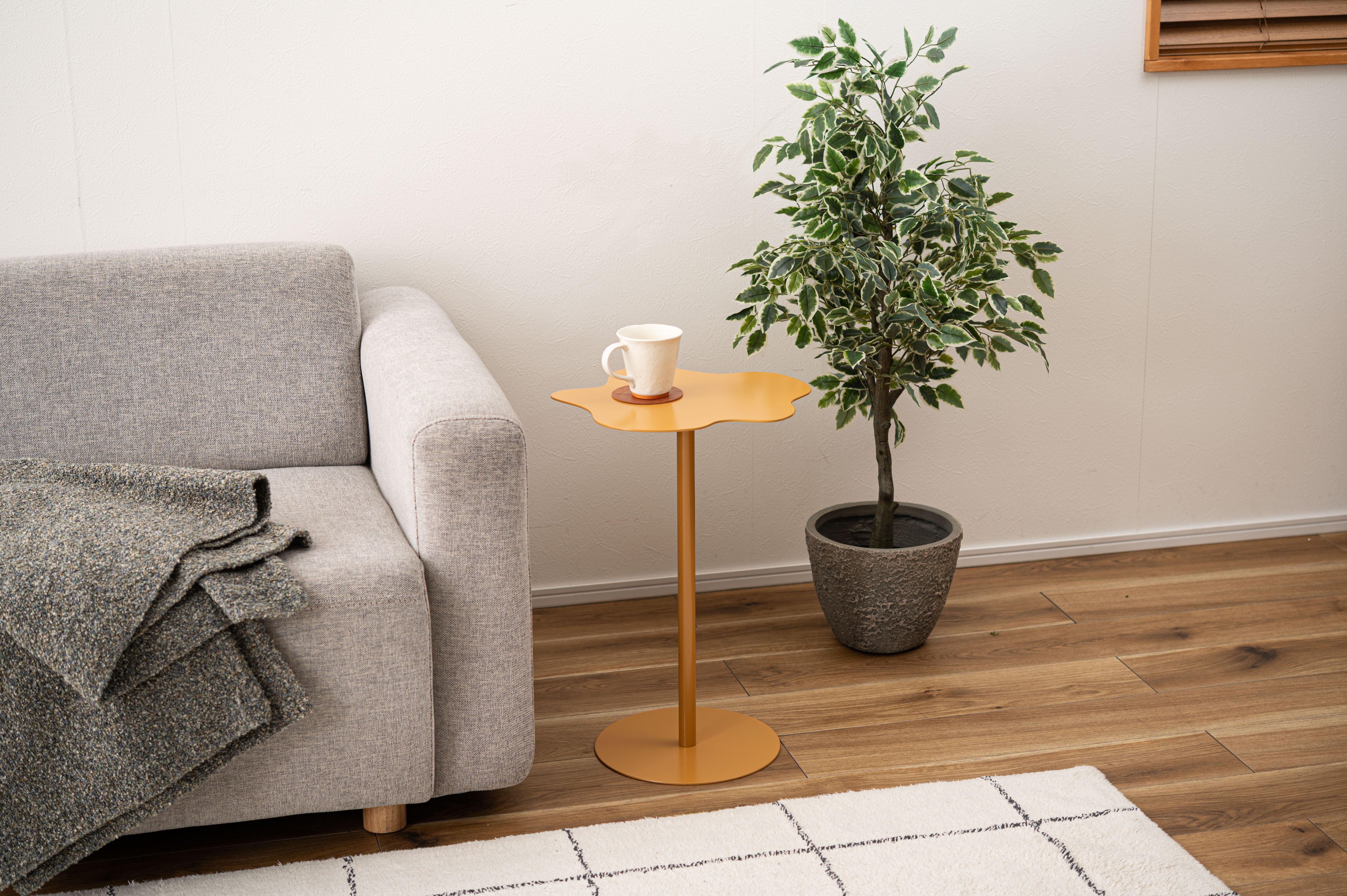 Pond Side Table YE / ポンド サイドテーブル イエロー