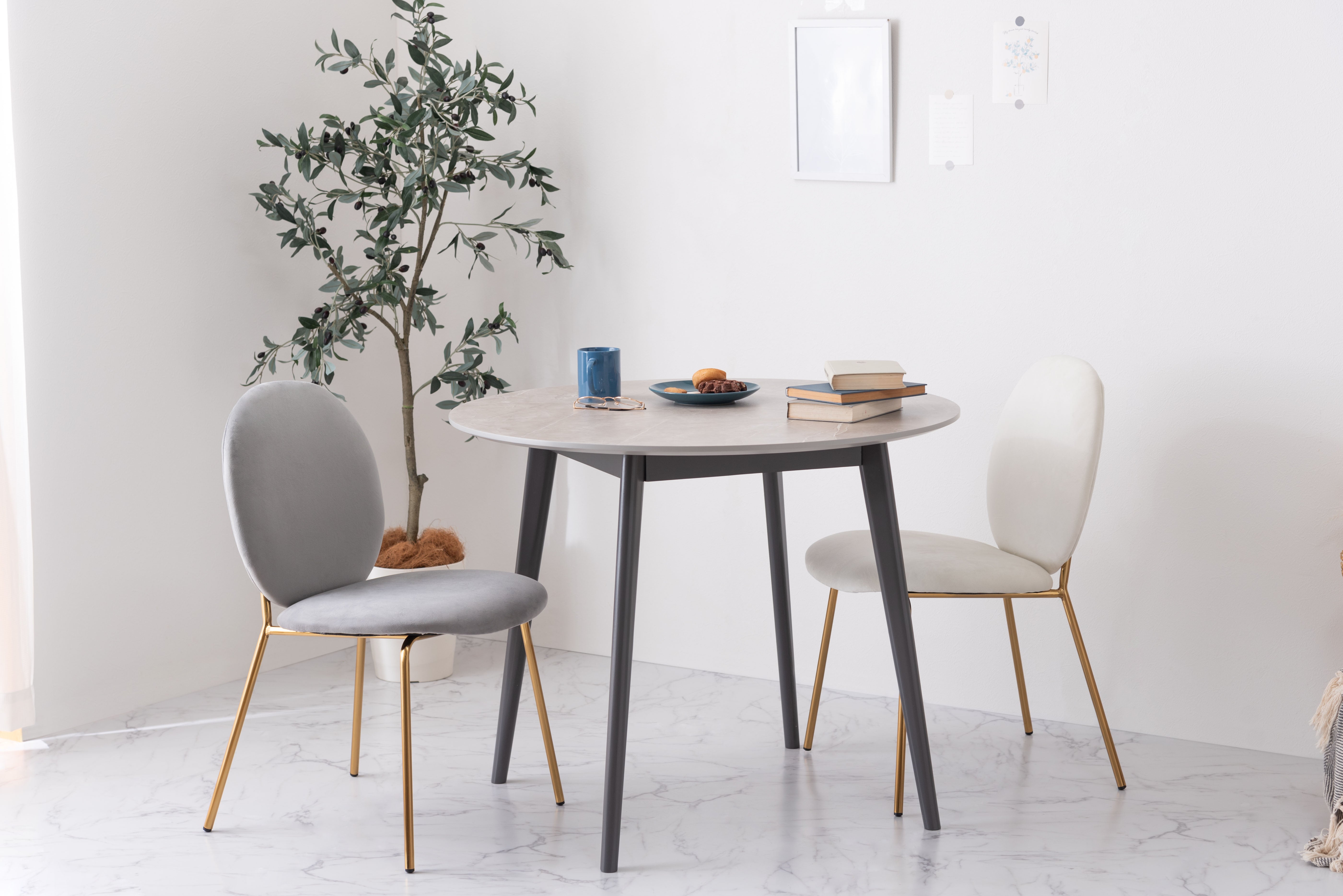 Marmo Round Table / マルモ ラウンドテーブル