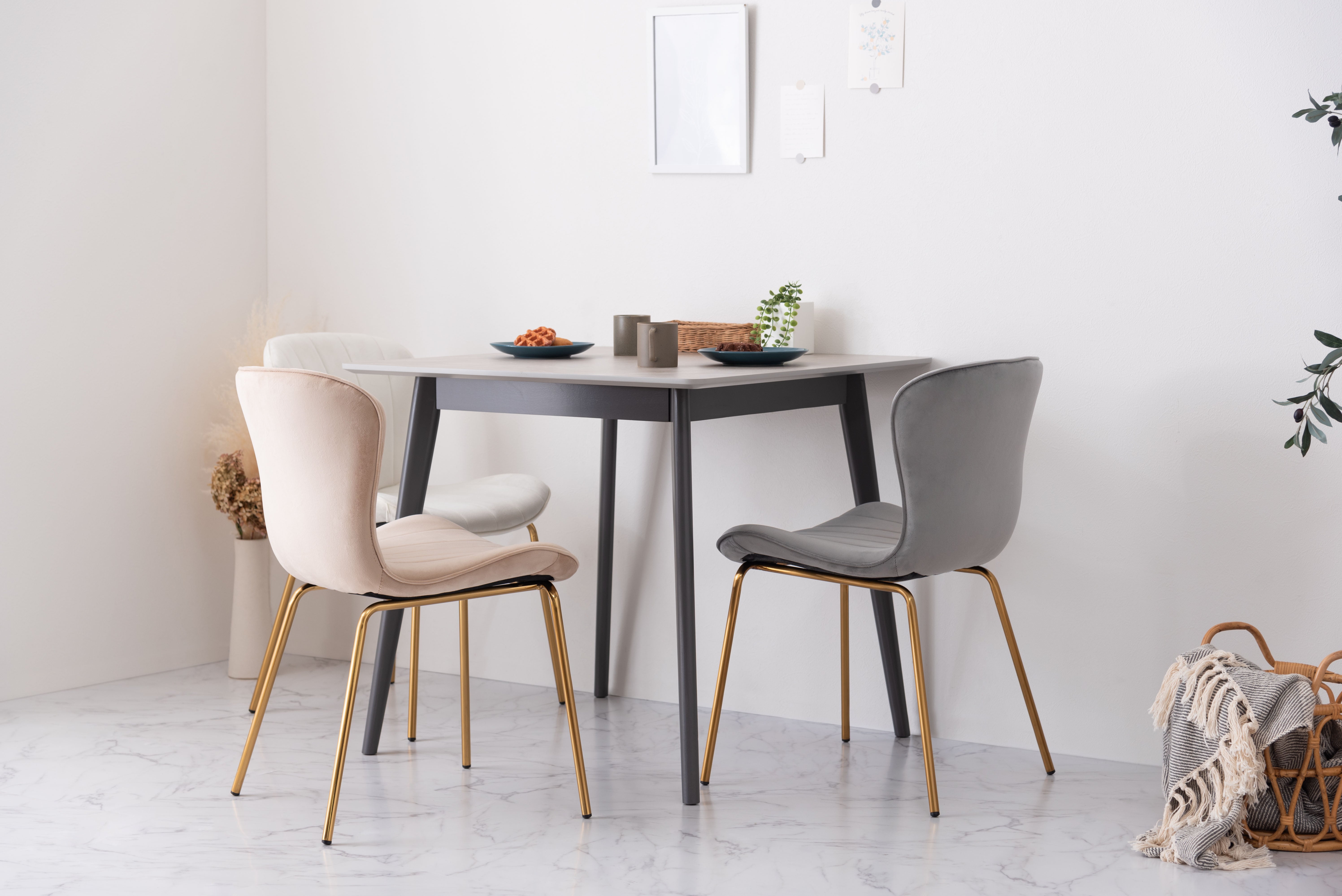 Marmo Square Table / マルモ スクエアテーブル