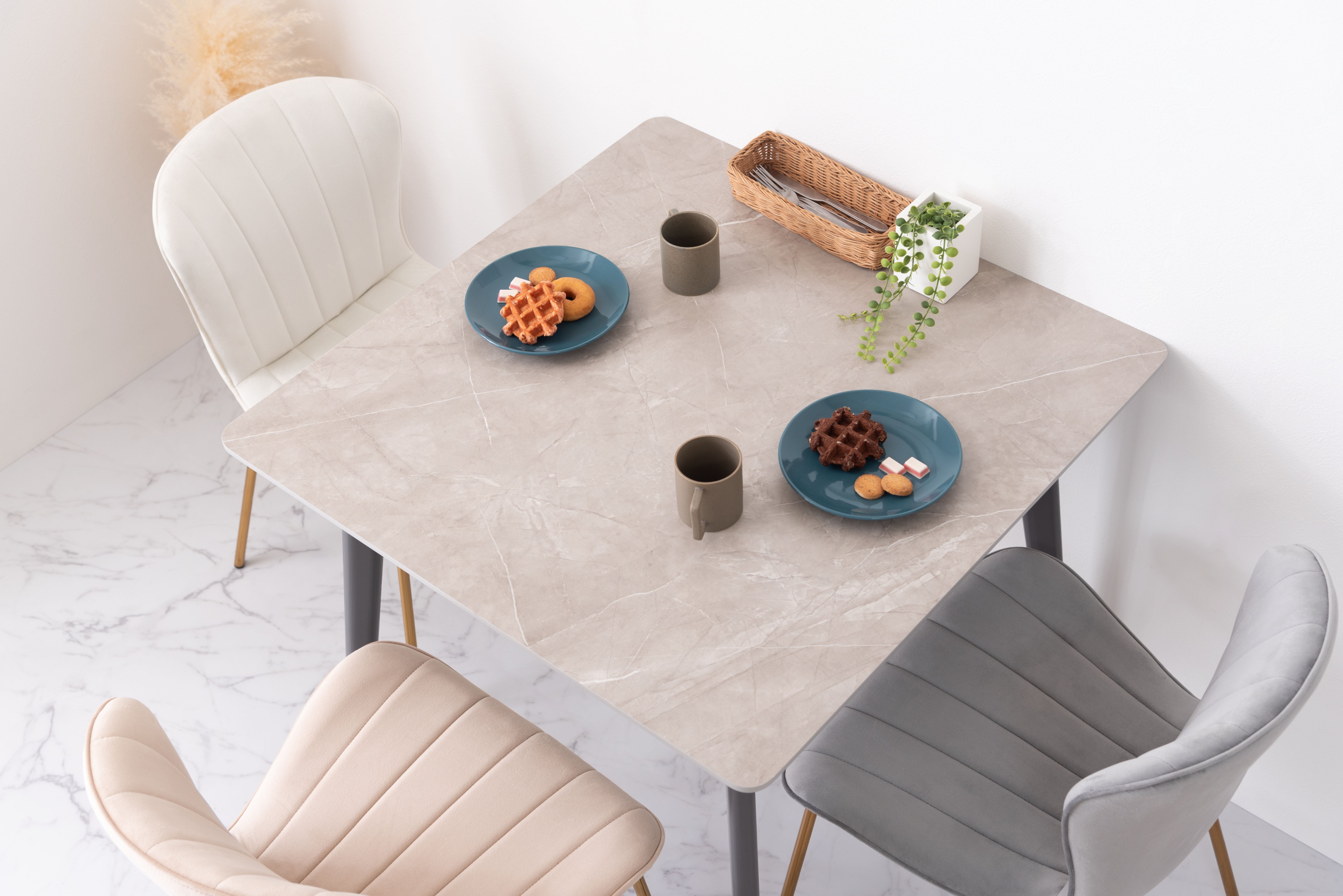 Marmo Square Table / マルモ スクエアテーブル
