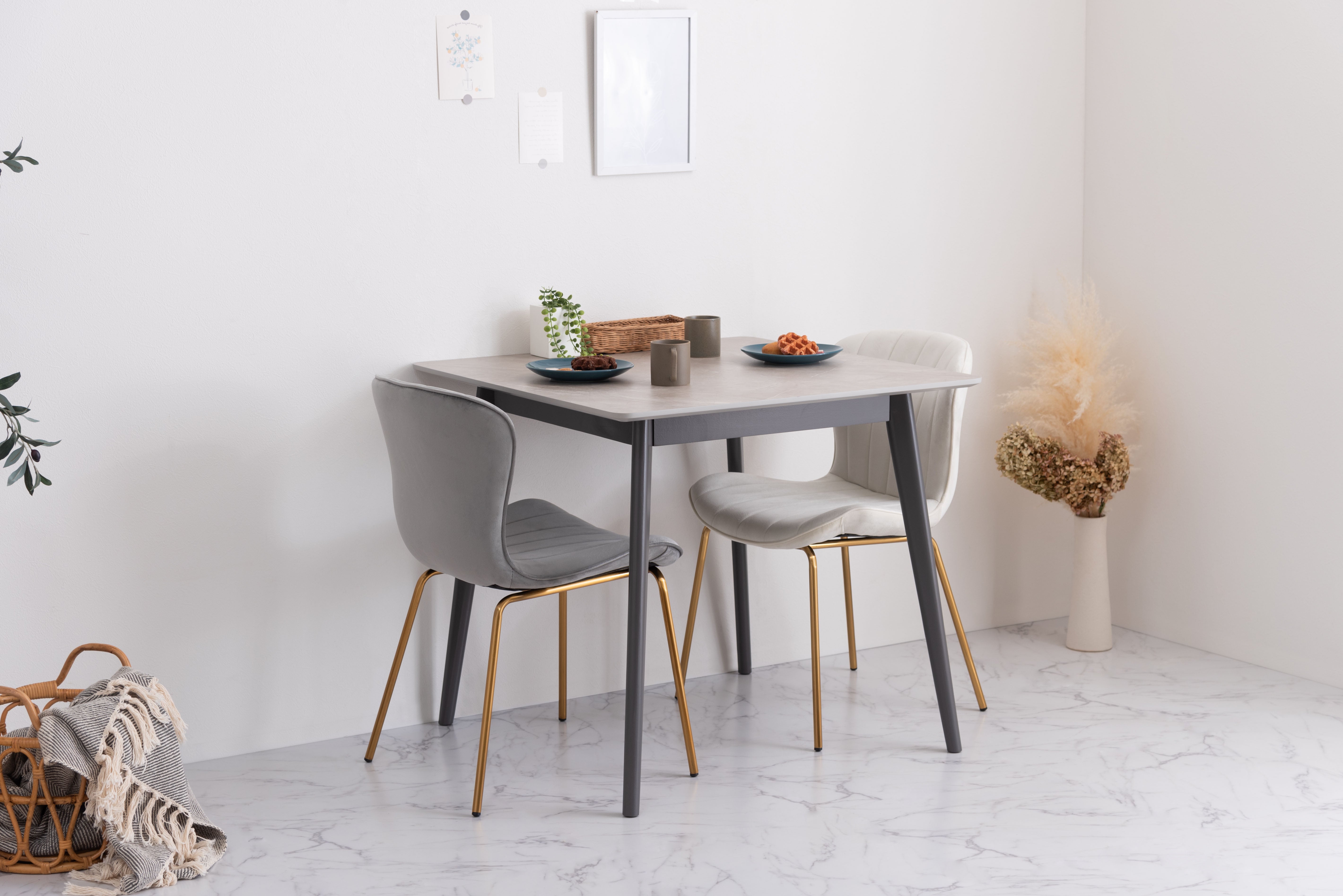 Marmo Square Table / マルモ スクエアテーブル