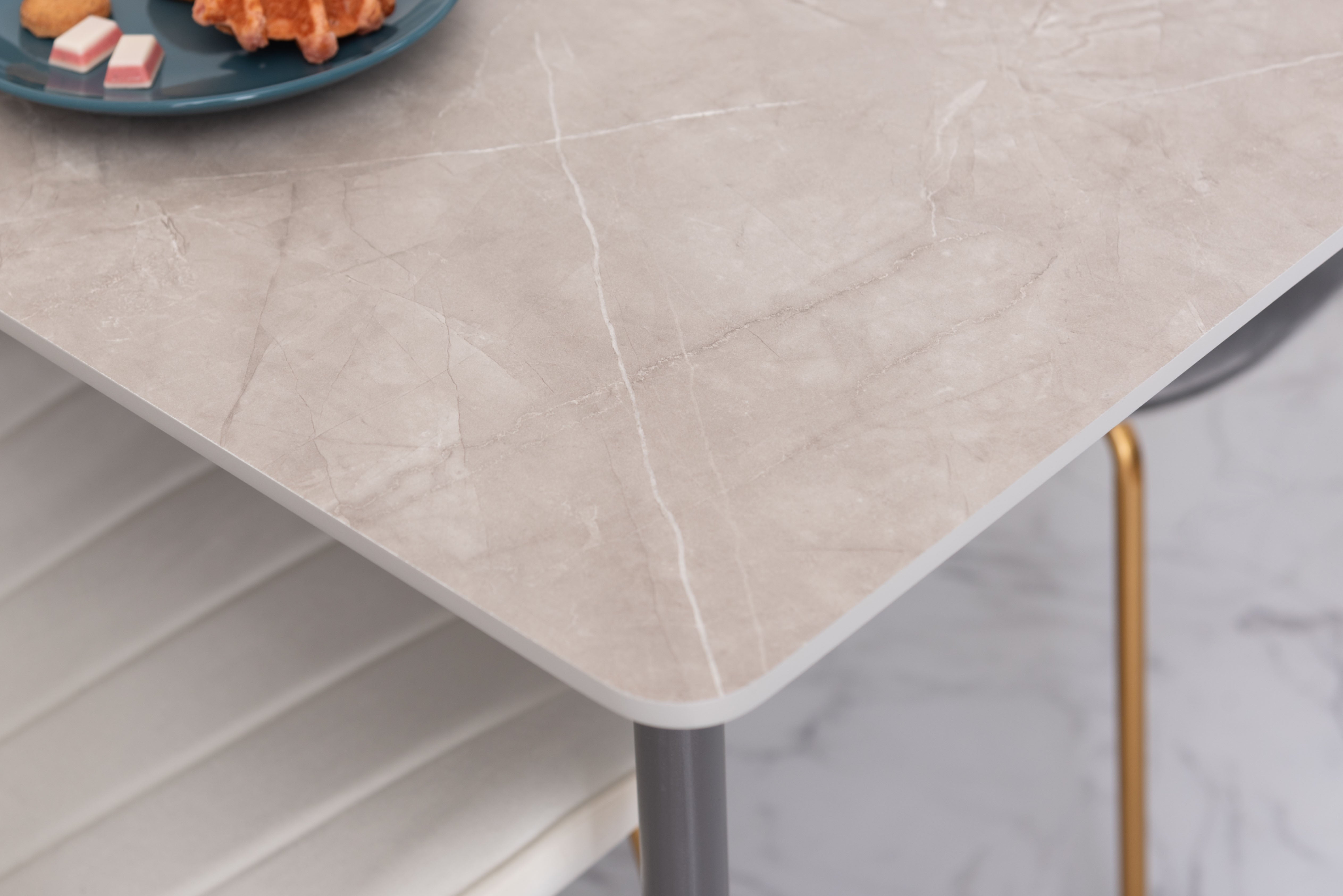 Marmo Square Table / マルモ スクエアテーブル