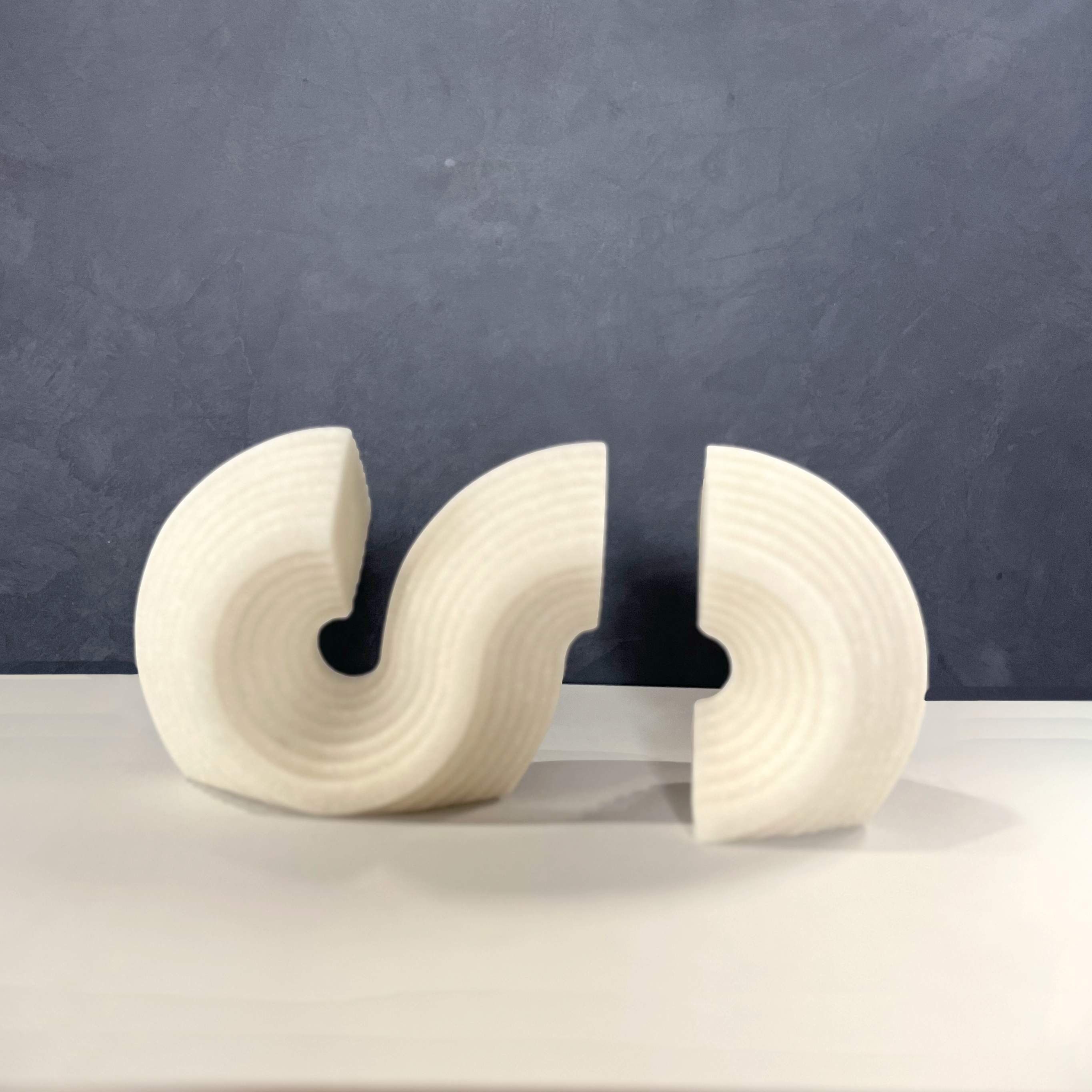 人工大理石のブックエンド Curva Bookends – Artificial Marble / 人工大理石製 カーブ ブック