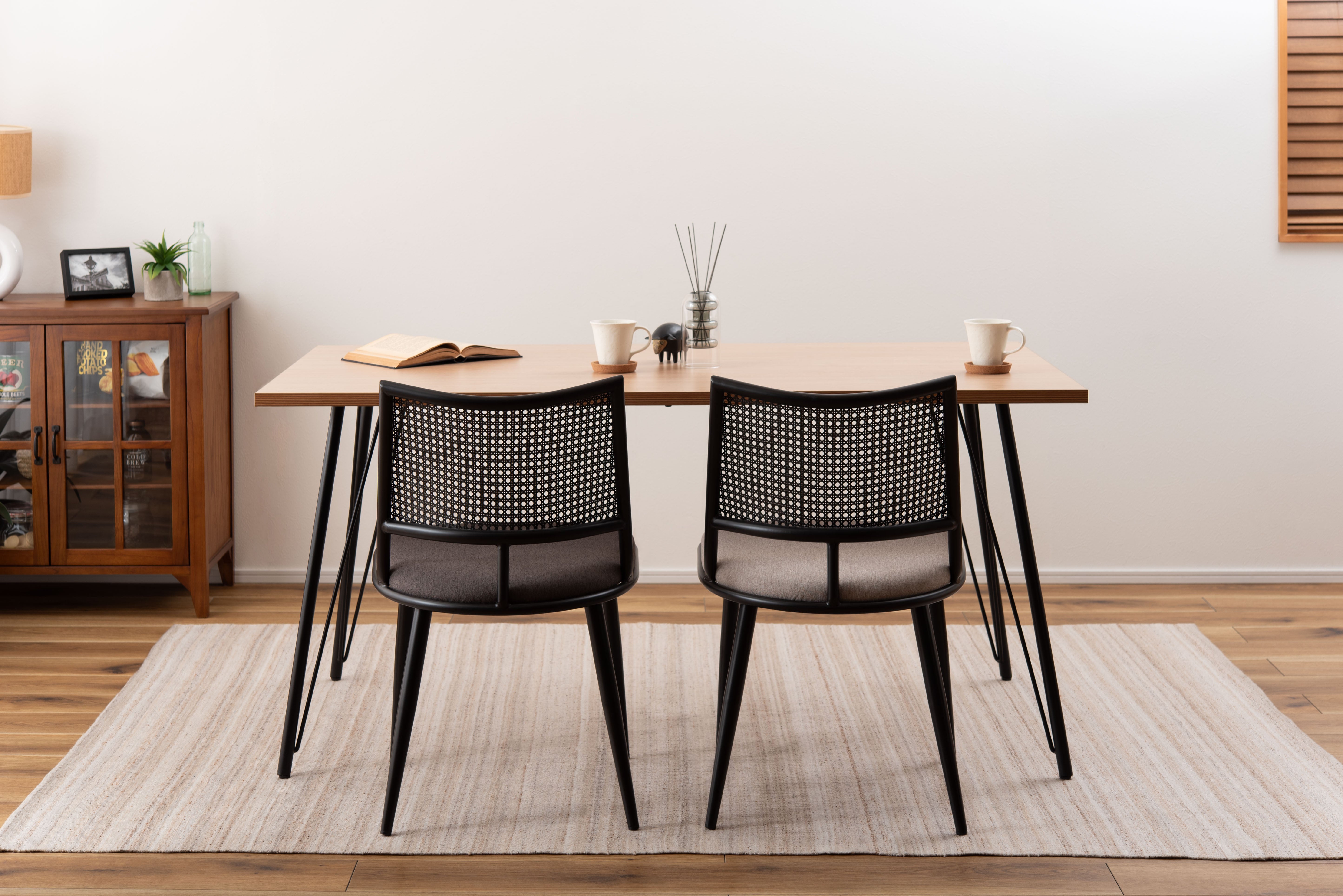 Curve Rattan Chair BK×BE / カーブ ラタン チェア ブラック×ベージュ
