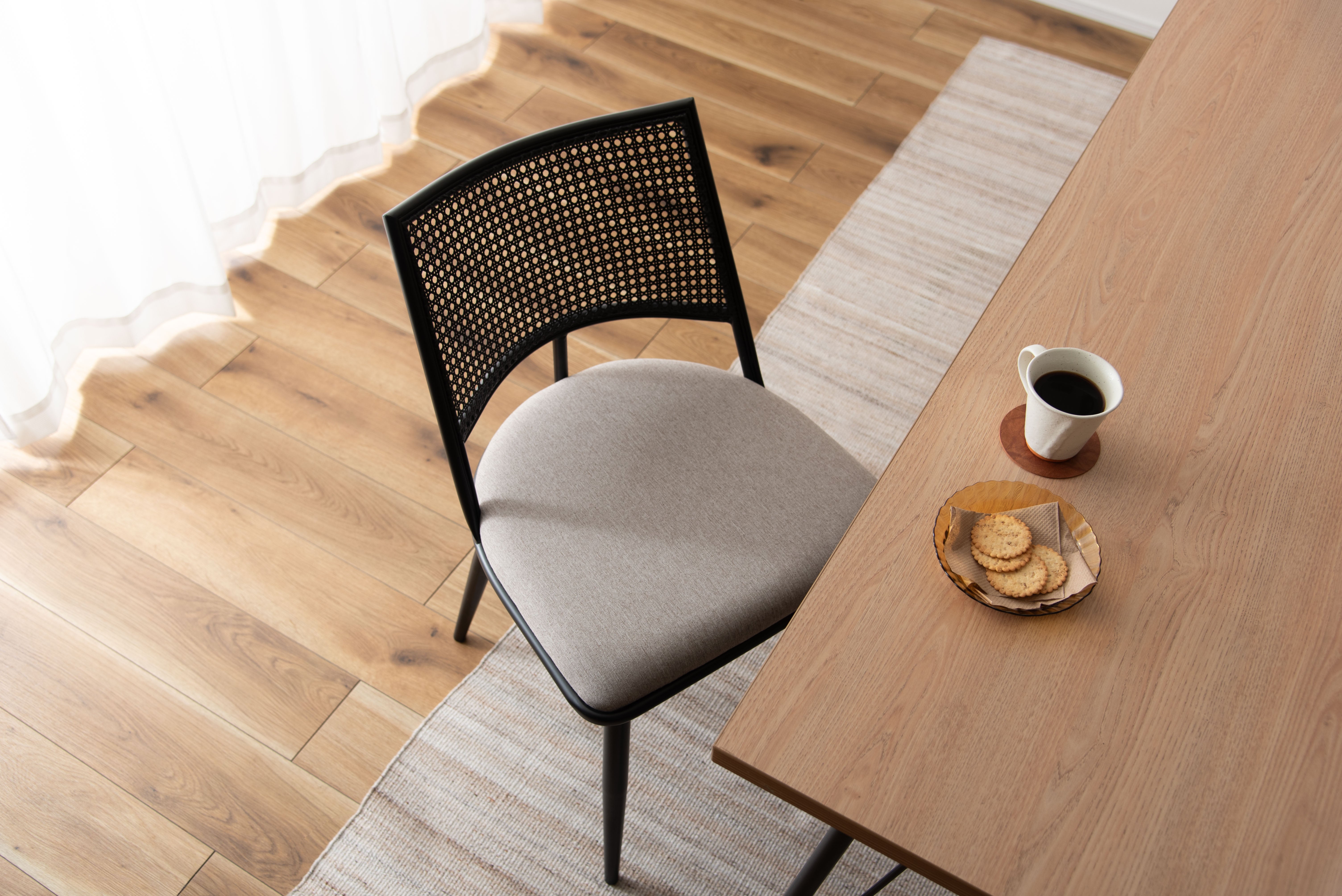 Curve Rattan Chair BK×BE / カーブ ラタン チェア ブラック×ベージュ