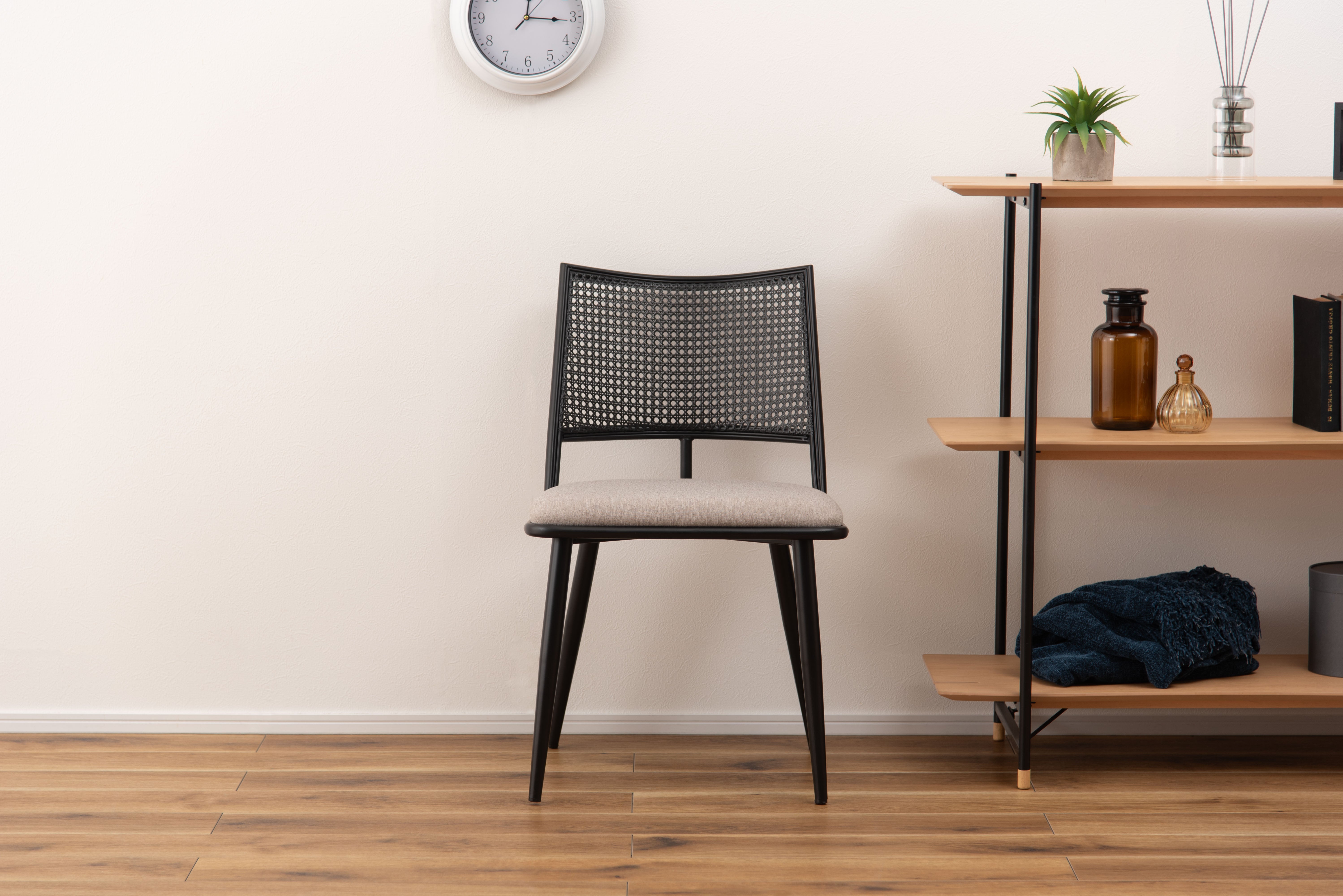 Curve Rattan Chair BK×BE / カーブ ラタン チェア ブラック×ベージュ