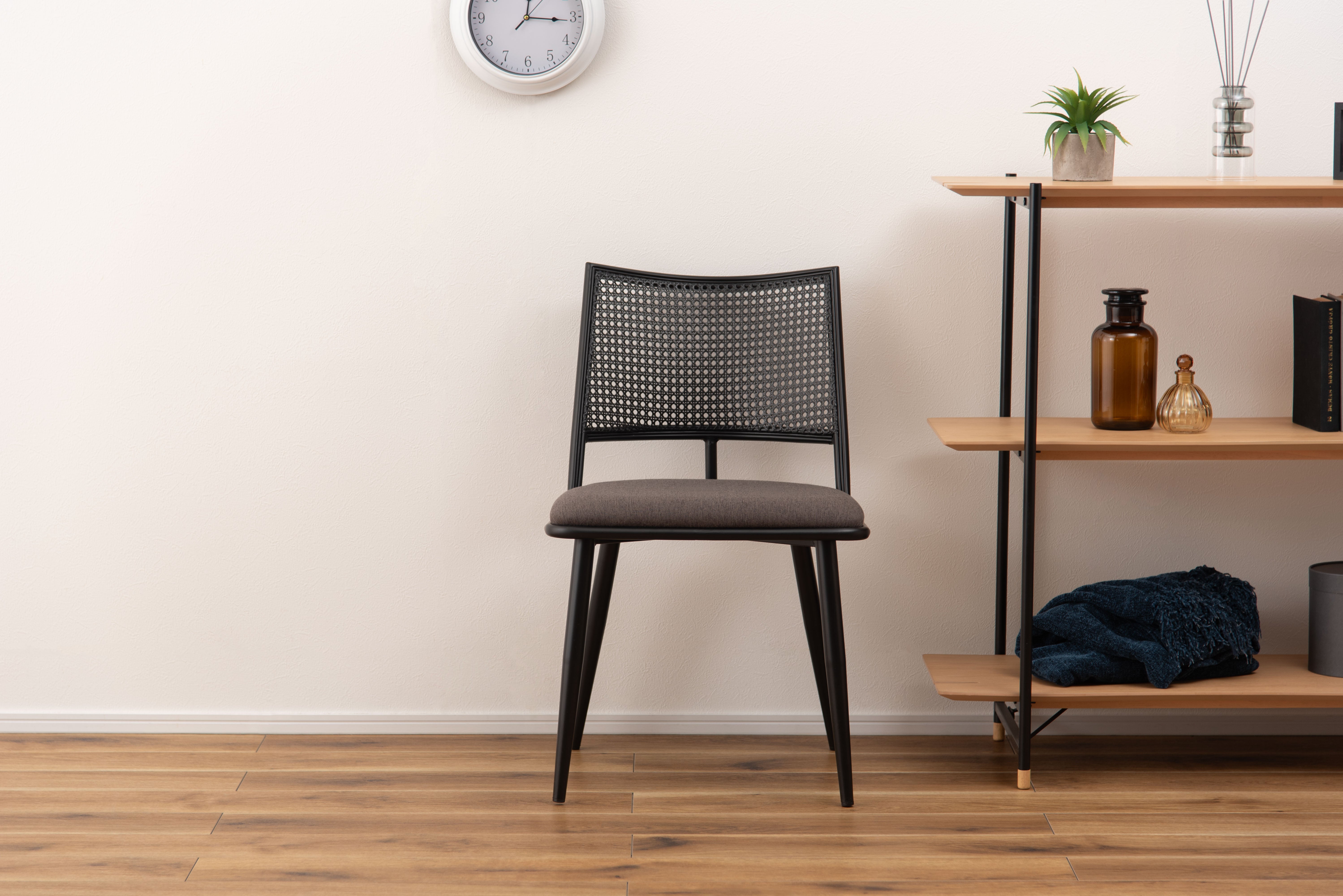 Curve Rattan Chair BK×DGY / カーブ ラタン チェア ブラック×ダークグレー